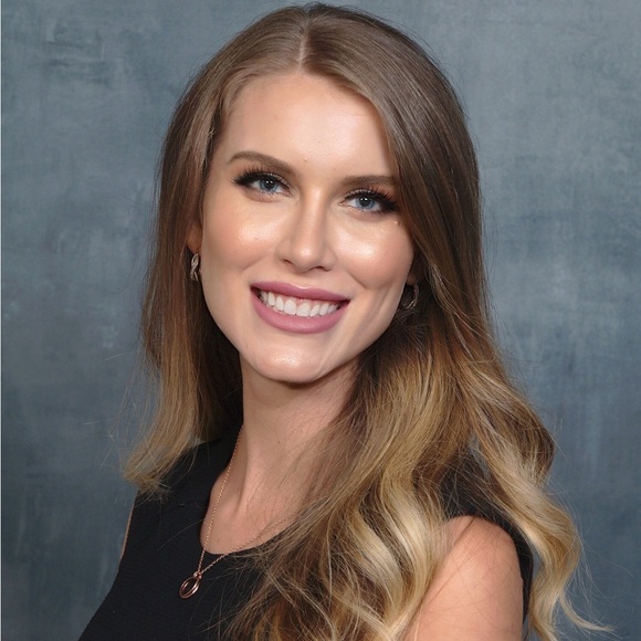 Meet your Posher, Sara - Picture 2 of 5